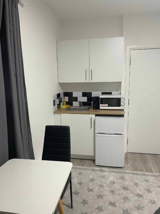 Studio Flat Private Bathroom Wc And Kitchenette لندن المظهر الخارجي الصورة